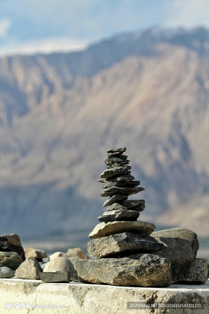 石堆平衡艺术景观