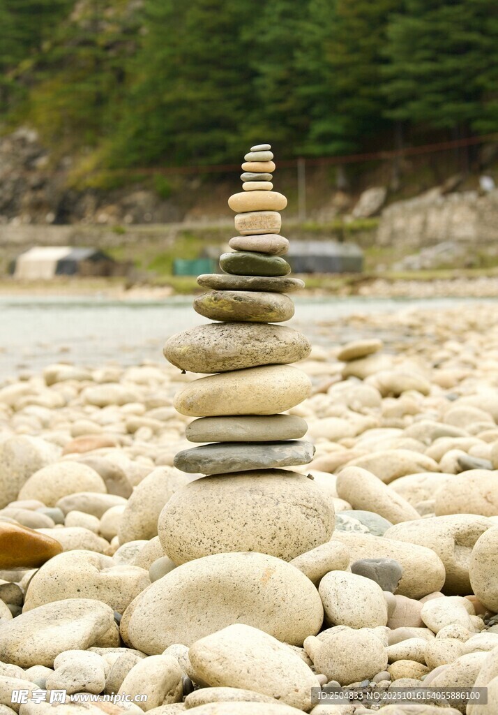 石堆平衡艺术