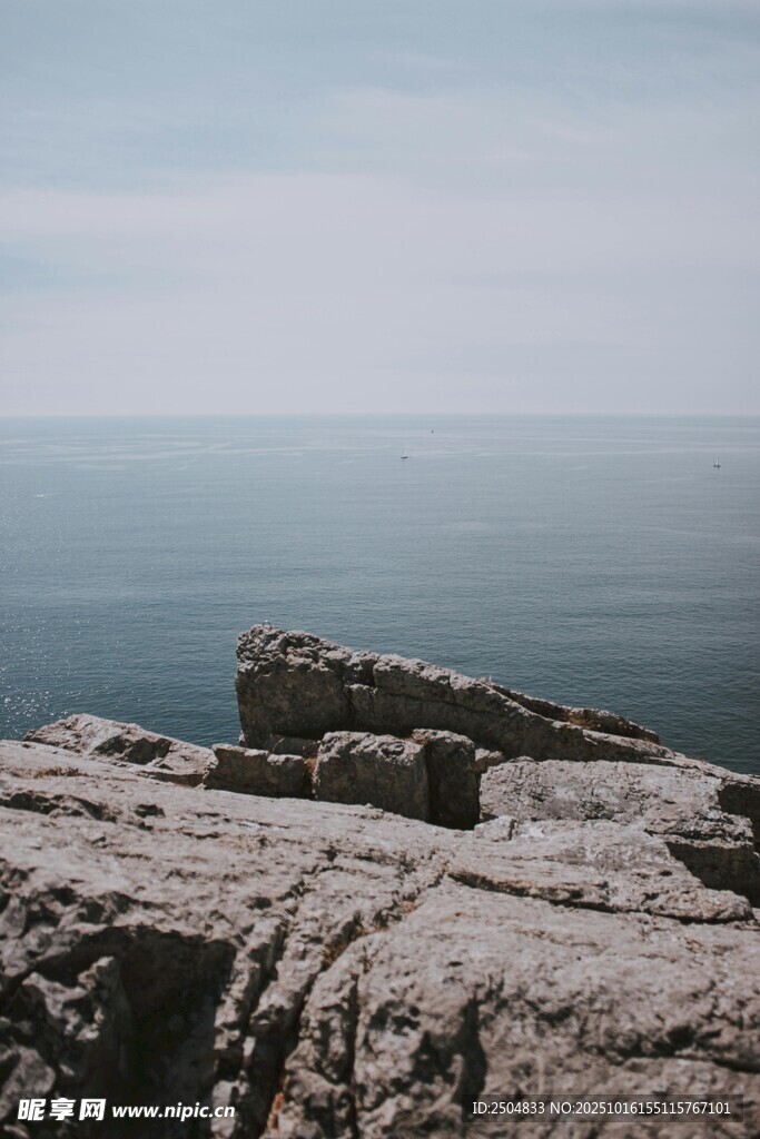 海边岩石景观
