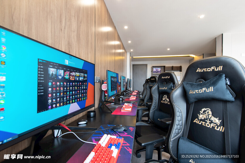 专业电竞室设备一应俱全