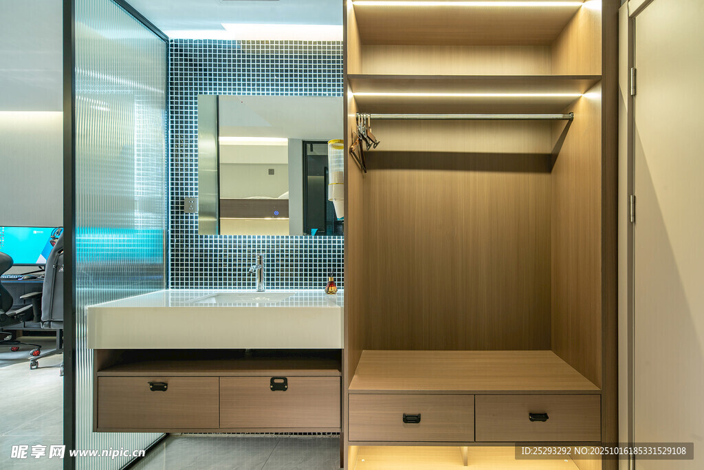 现代简约风木质衣柜与洗手台