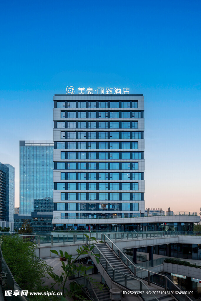 现代都市高楼建筑景观