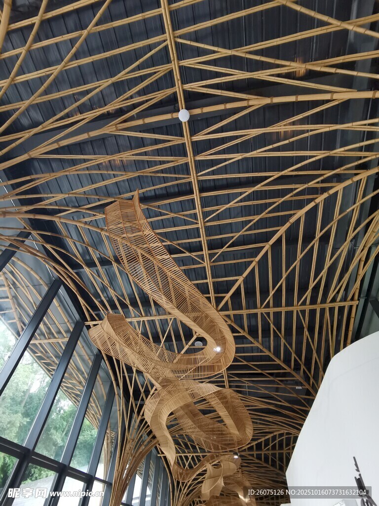 室内独特木质结构装饰