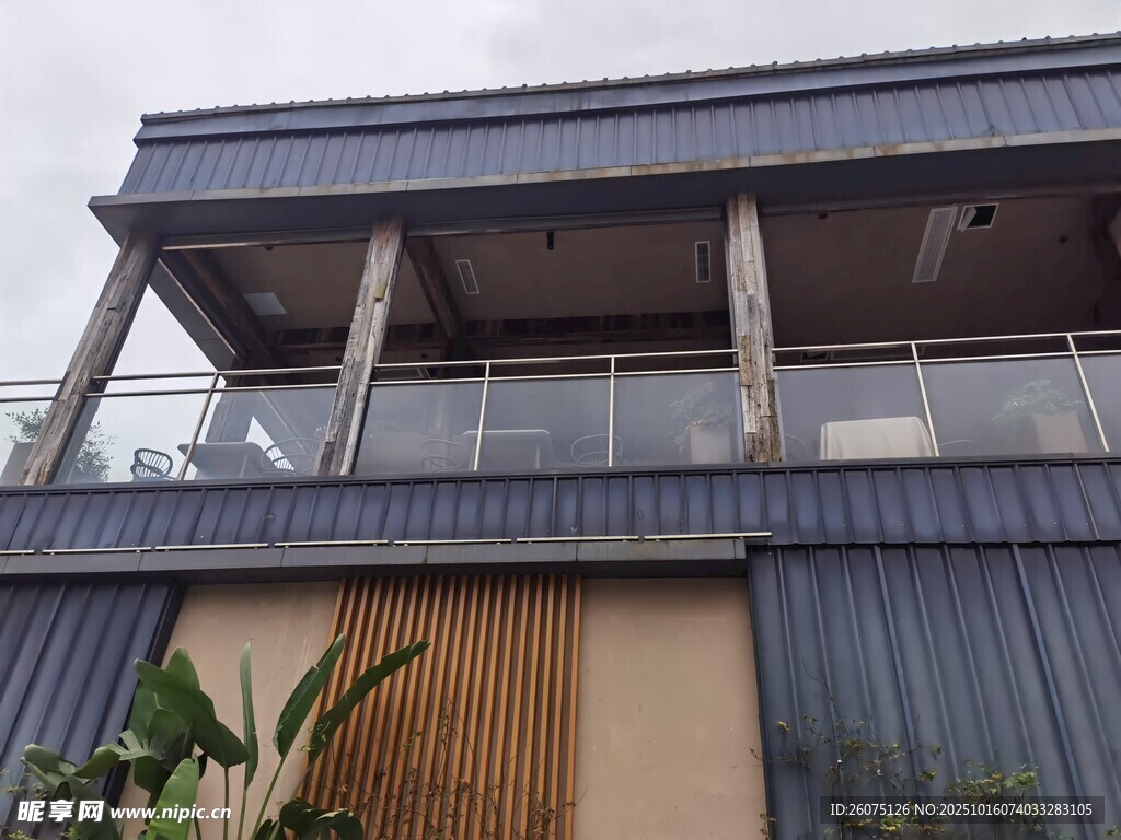 现代风格蓝色金属材质建筑