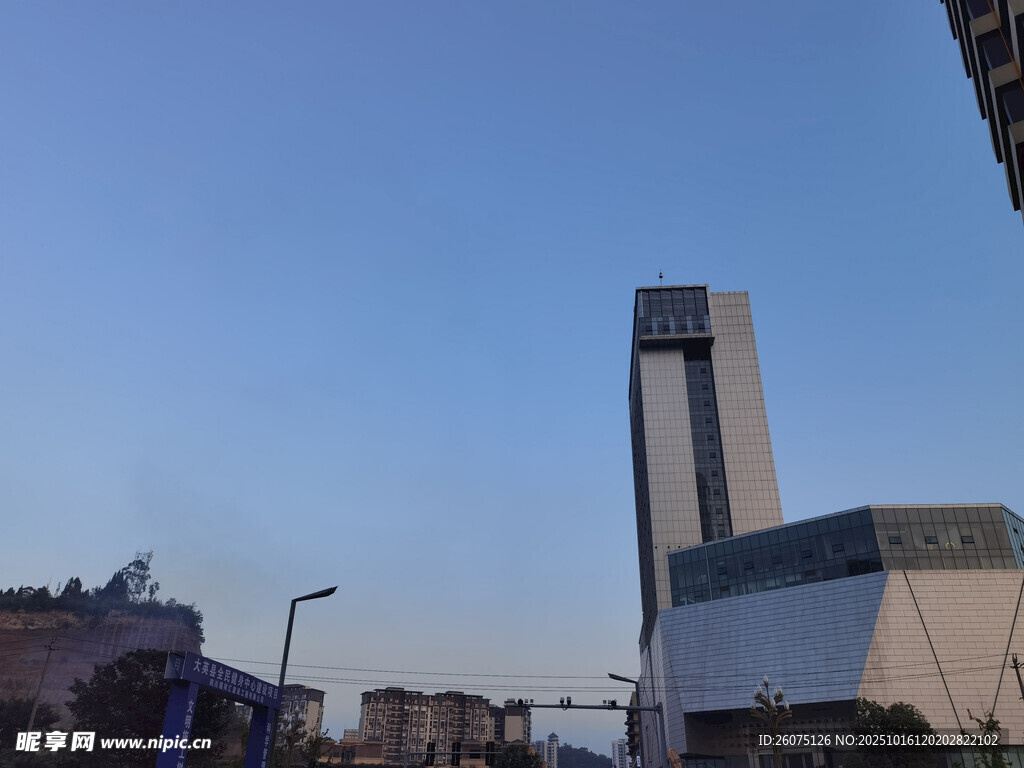 城市中的高耸建筑