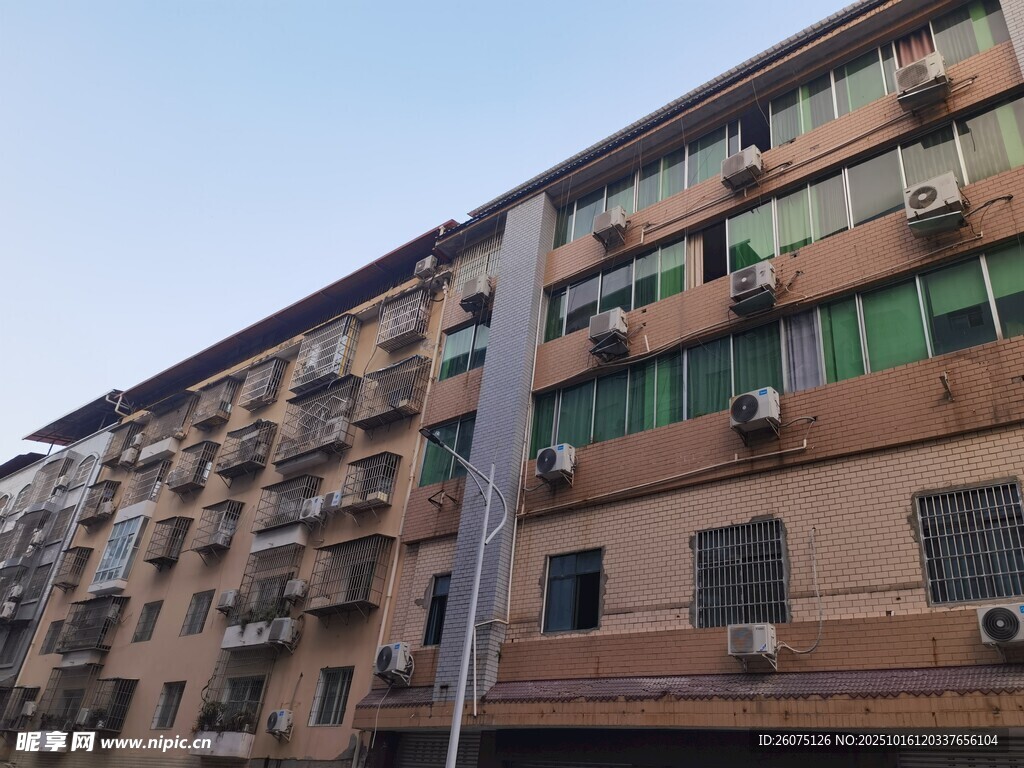 老旧居民楼外观景象