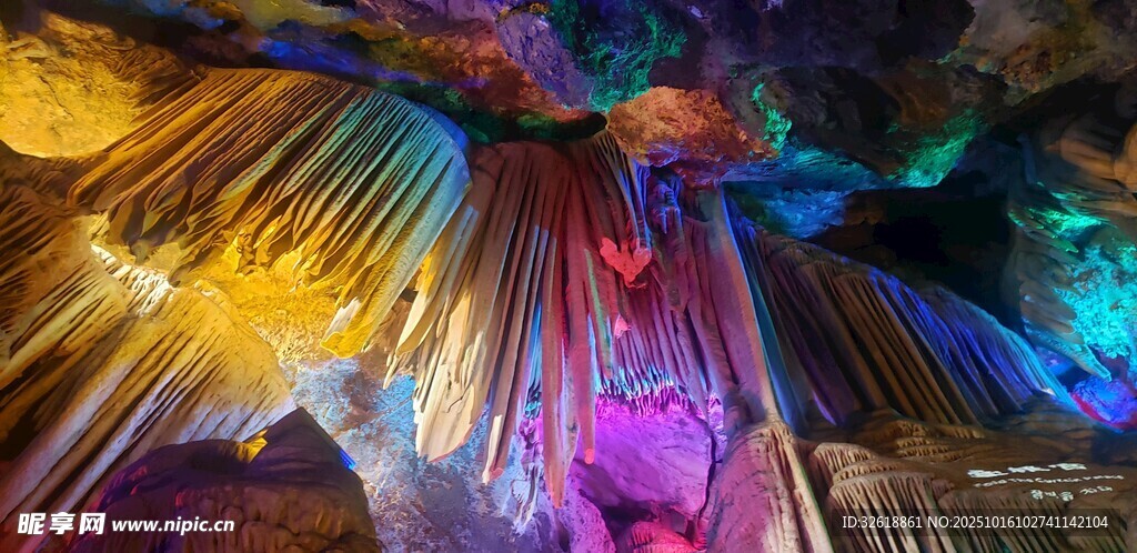 梦幻溶洞景观