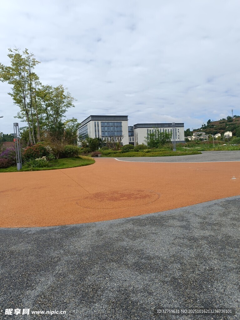 户外开阔场地与建筑景观