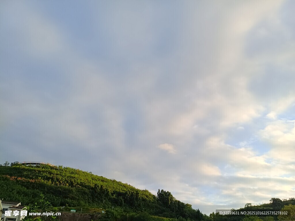 山间云霞美景