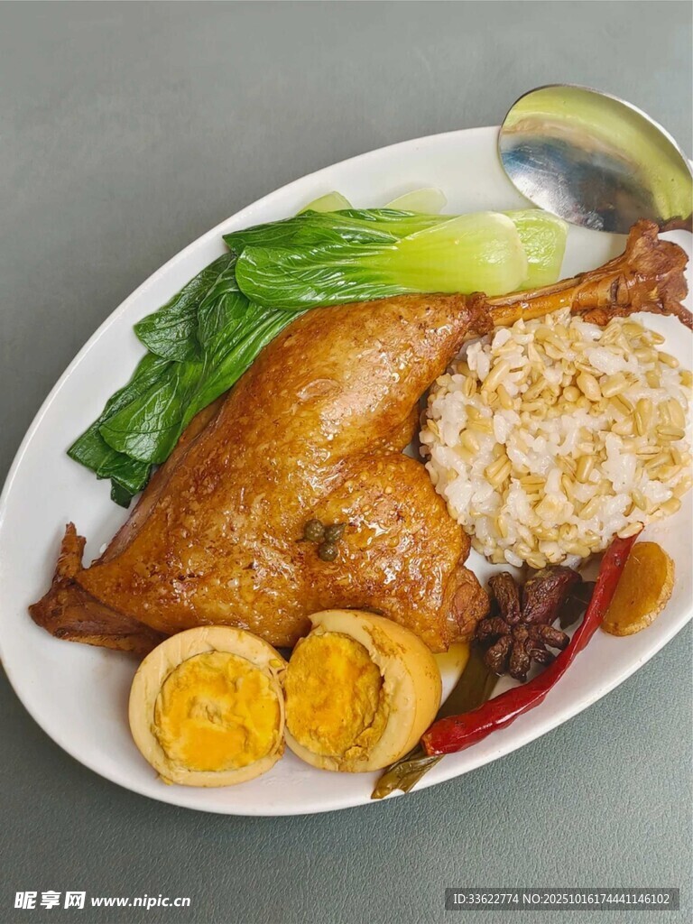 卤鸭腿饭