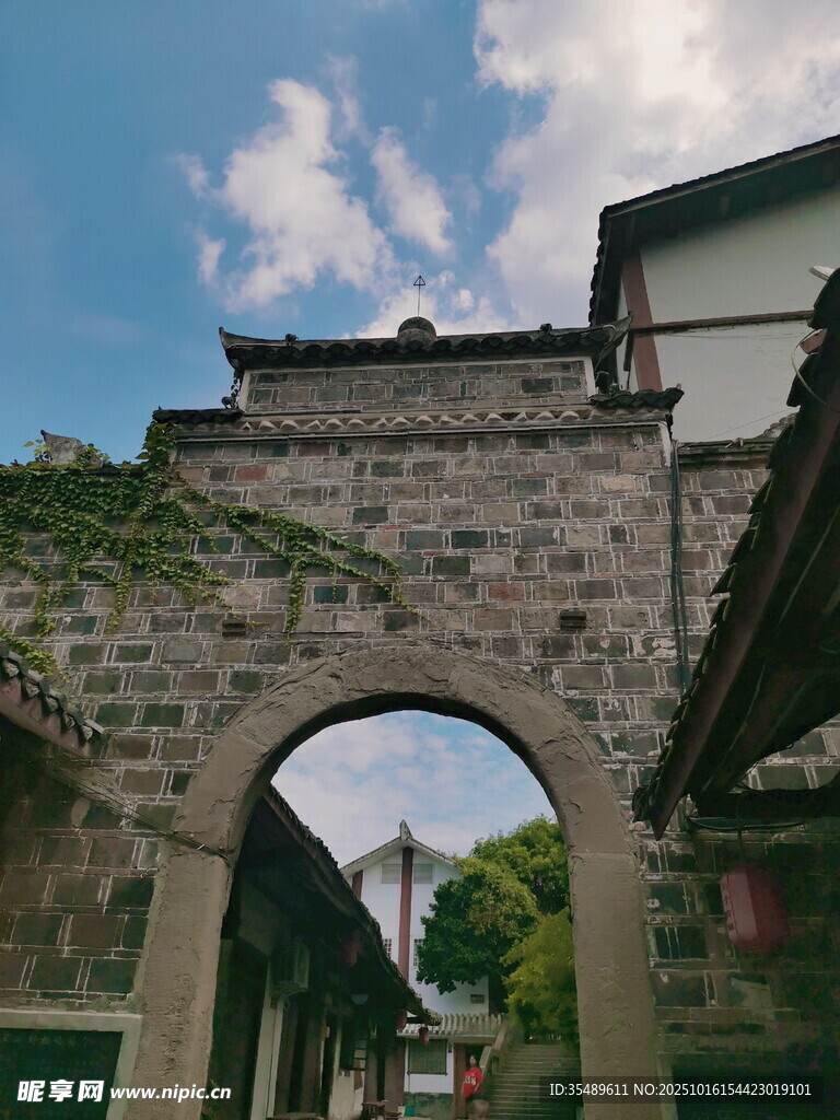 古拱门建筑