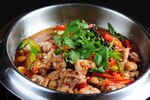 美味香辣鸡肉锅