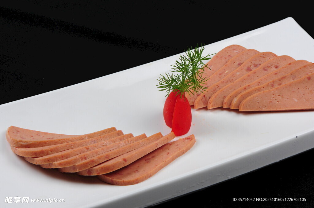 美味酱牛肉切片摆盘