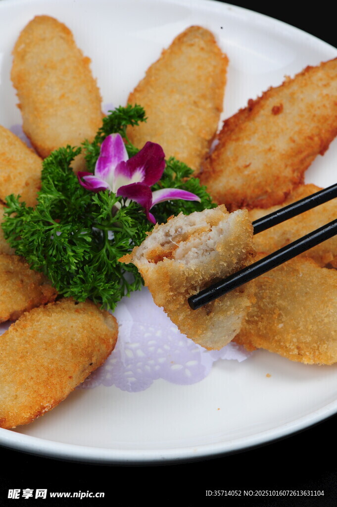 香酥炸物拼盘美味诱人