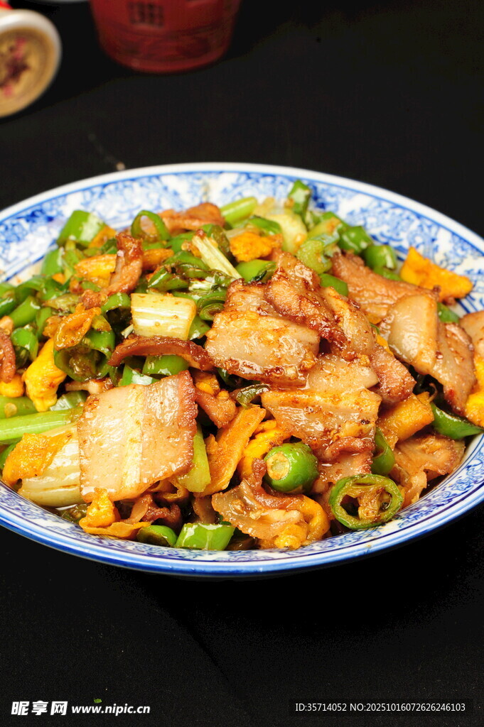 美味炒肉 食材丰富诱人