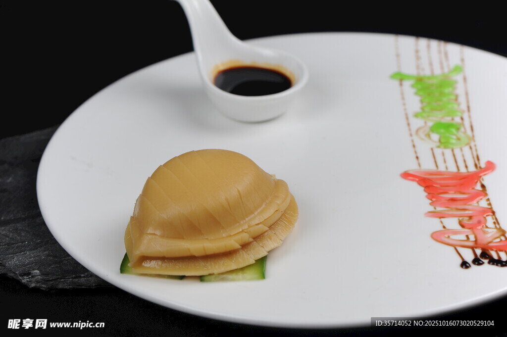 美味煎饼配蘸料
