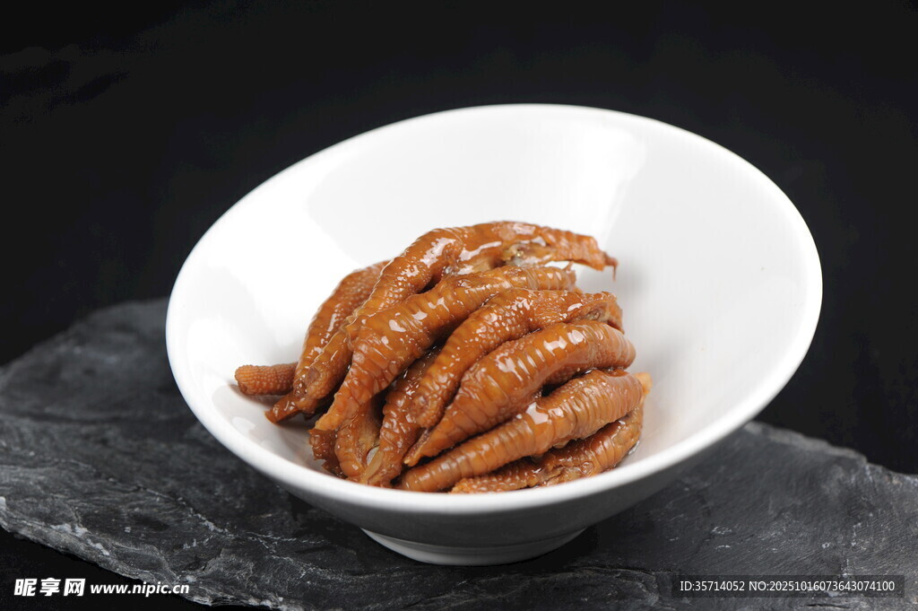 白碗中的美味虎皮凤爪