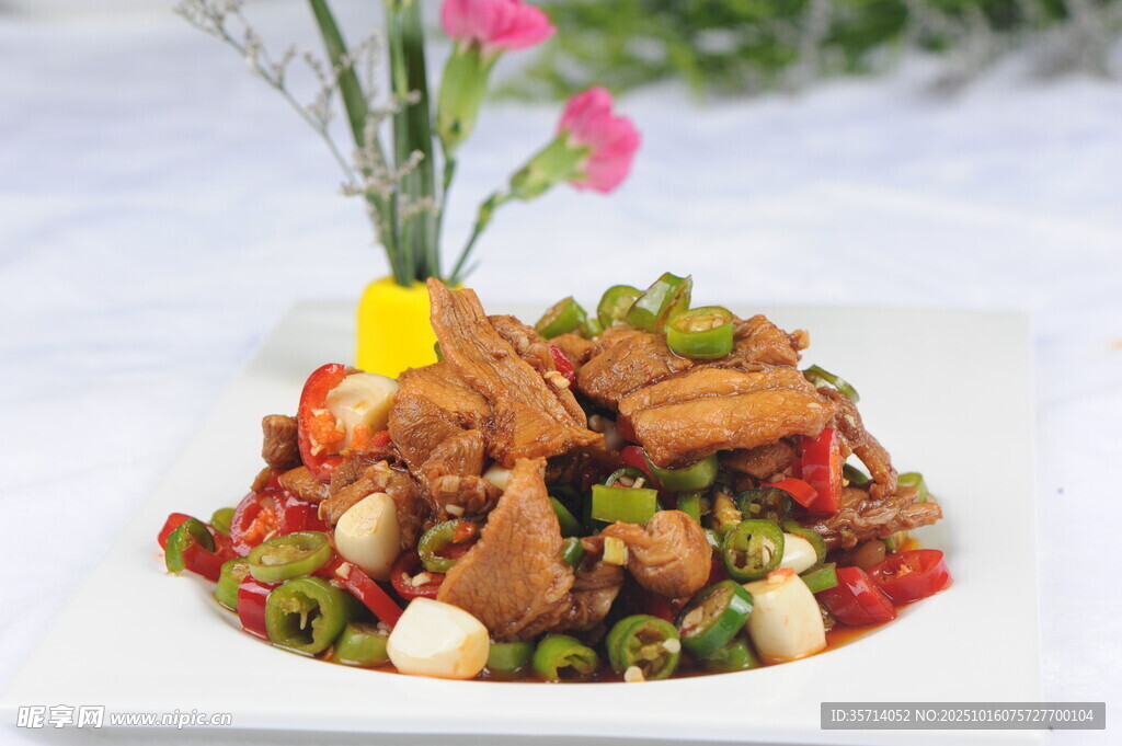 美味多彩蔬菜炒鸡肉
