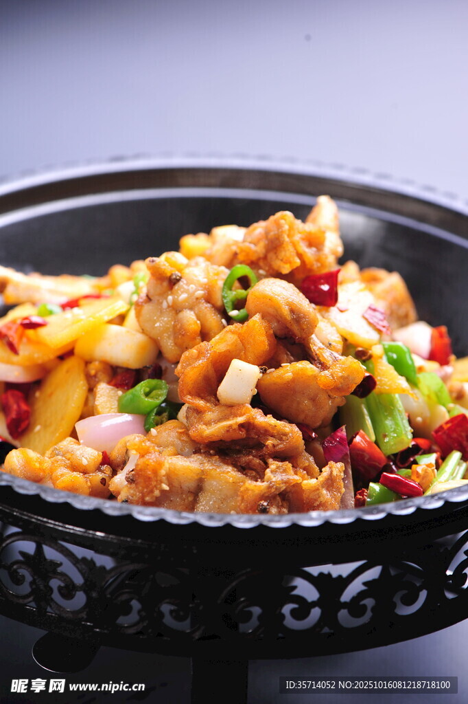 美味干锅鸡肉蔬菜组合