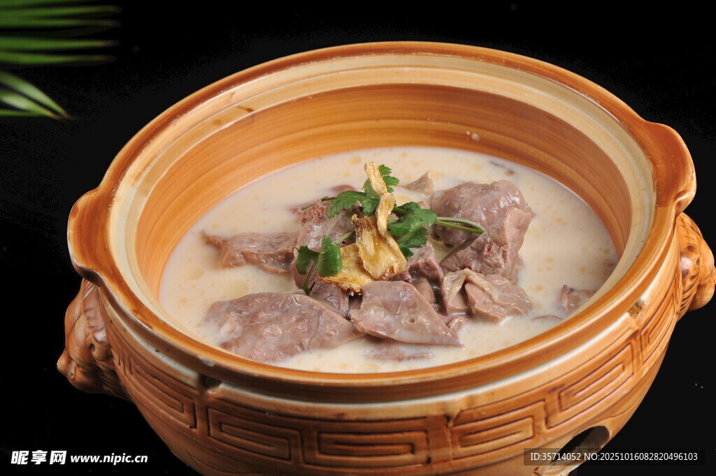 砂锅羊肉汤鲜香诱人