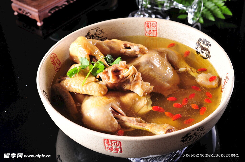 鲜香鸡汤美味诱人