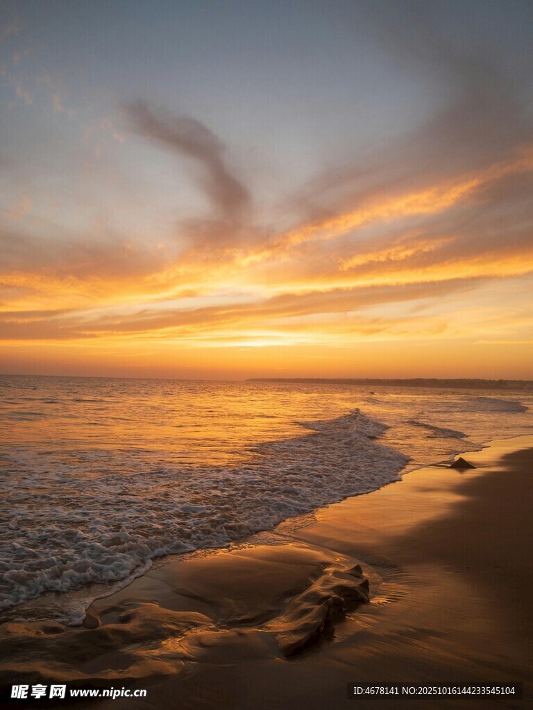 海边绝美日落沙滩景象