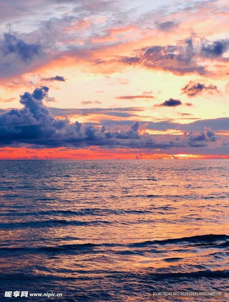 海上绚丽日落美景
