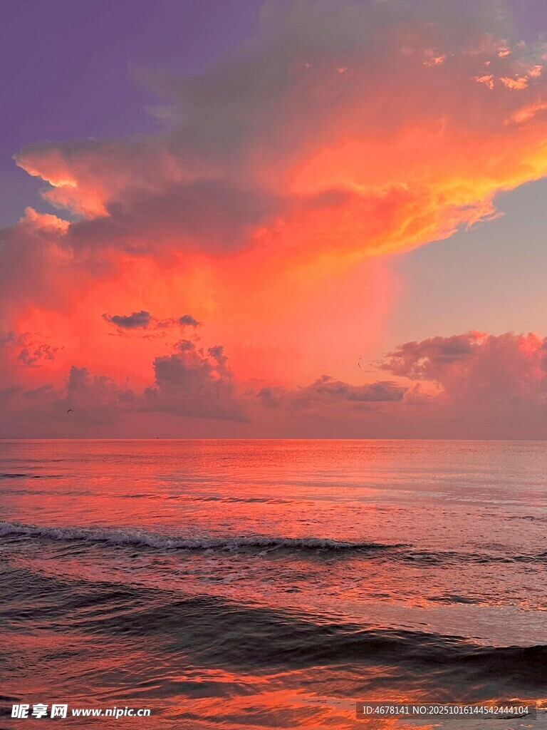 海上绚烂晚霞美景