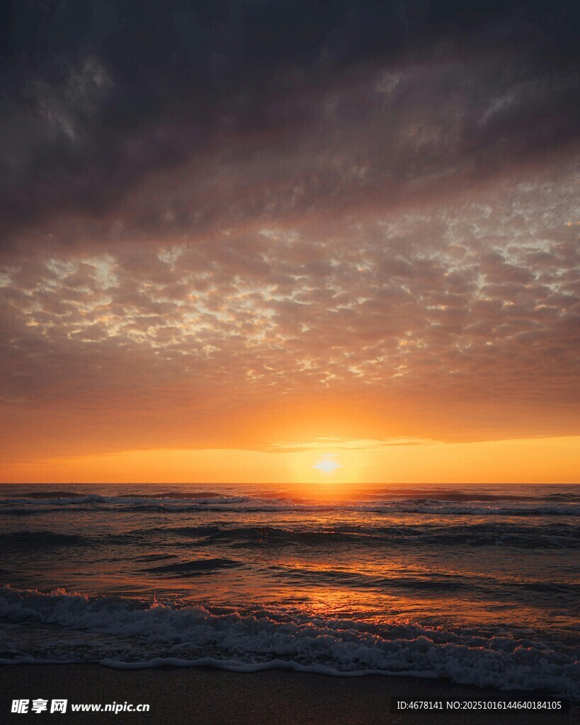海边壮丽日出美景