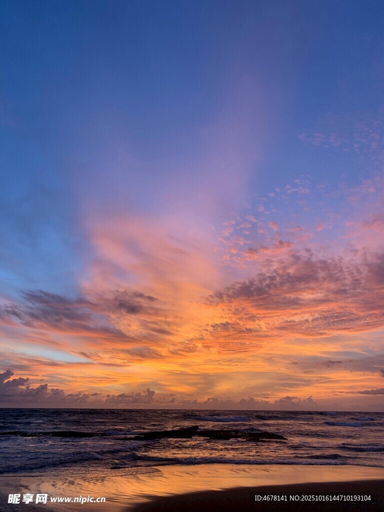 海边绚烂晚霞美景