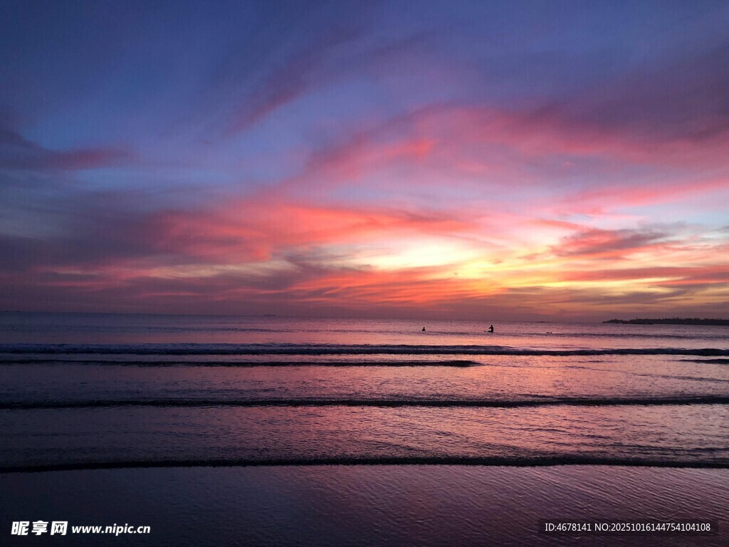 海边绚烂晚霞美景