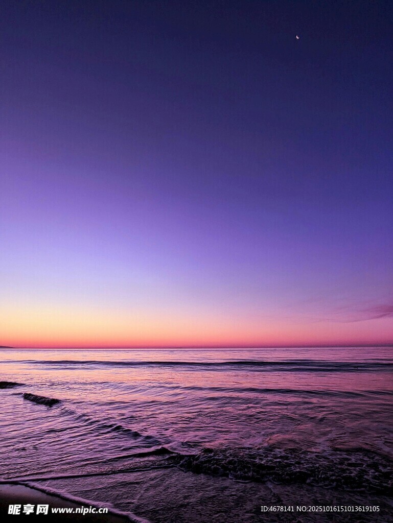 海边绝美日落时分景象