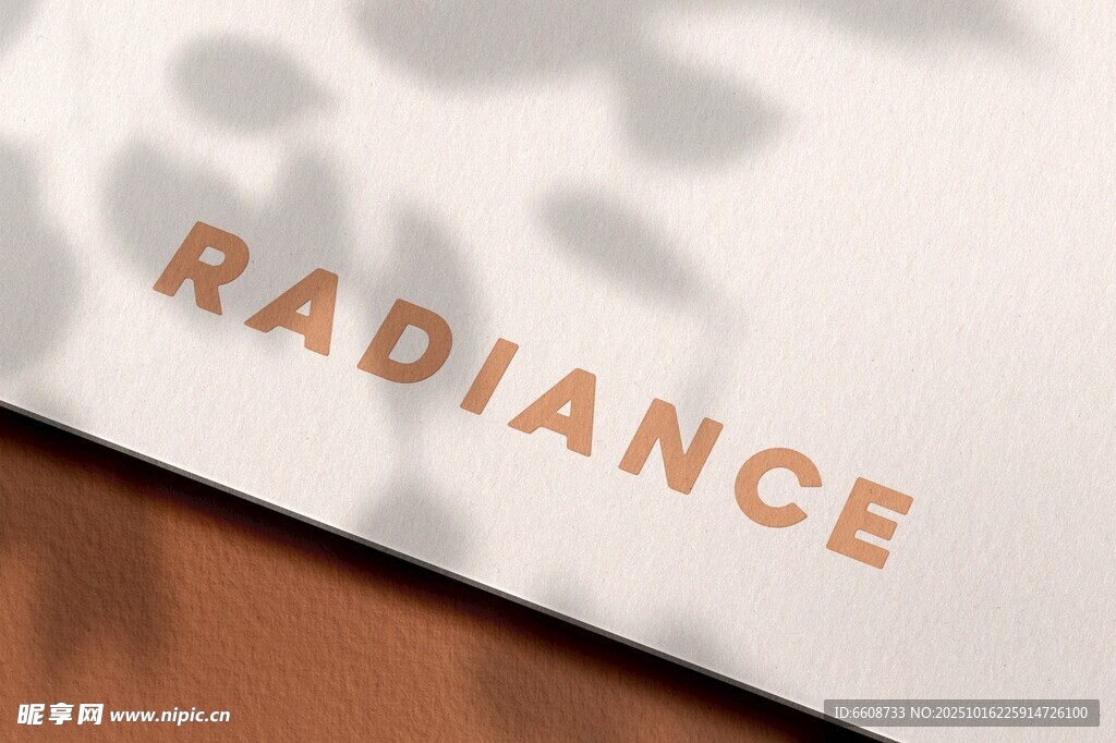 金色字体RADIANCE特写