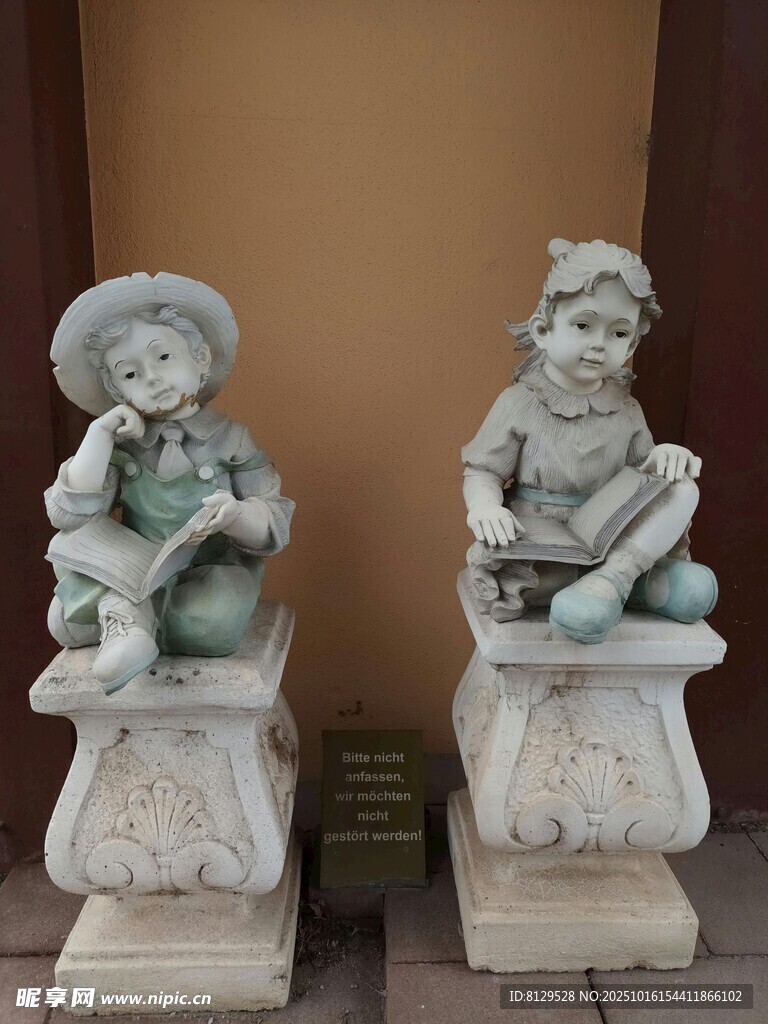 可爱石雕孩童摆件