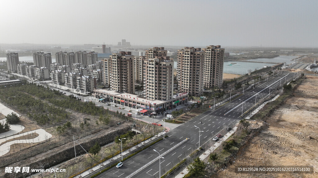 城市建筑群与道路景观