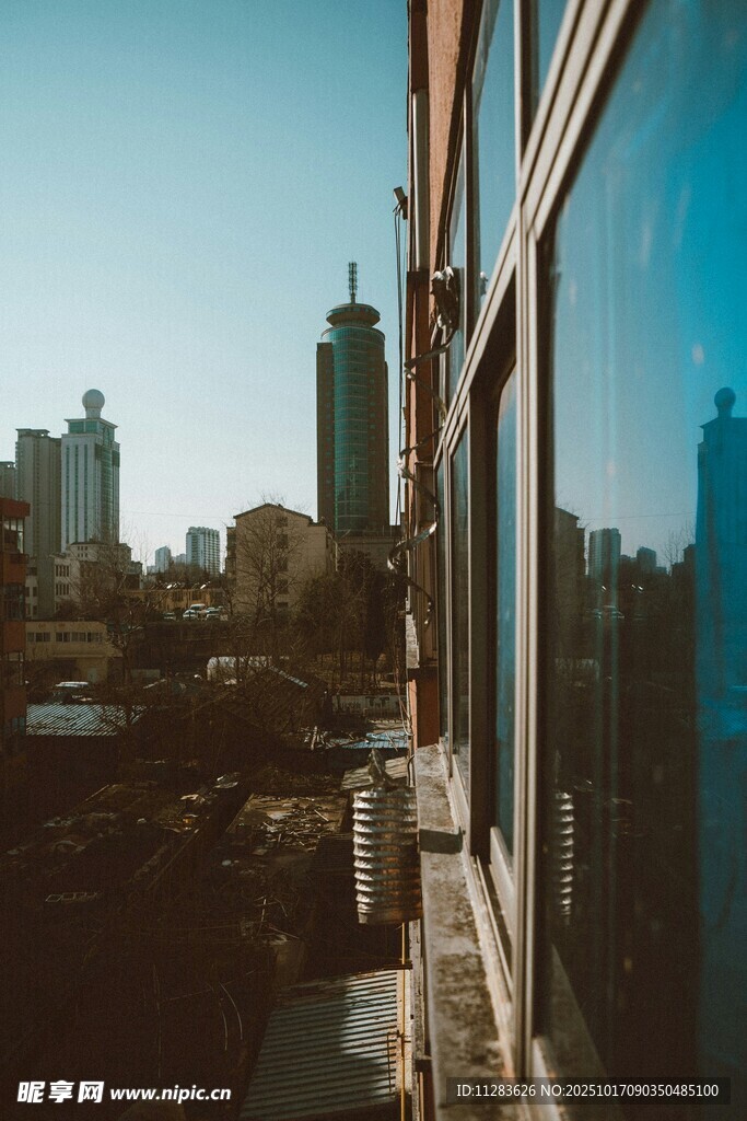 窗外城市风光