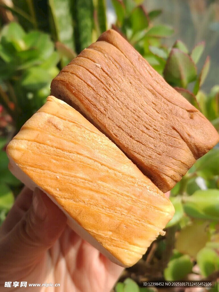 手中的美味特色烘焙糕点