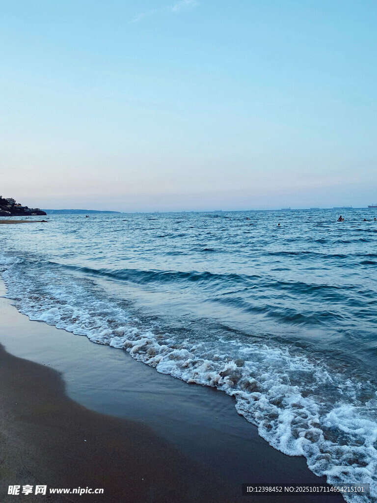 海边沙滩海浪的美丽景致