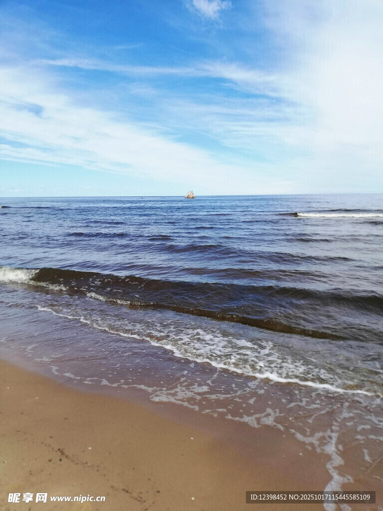 海边沙滩的美丽海景