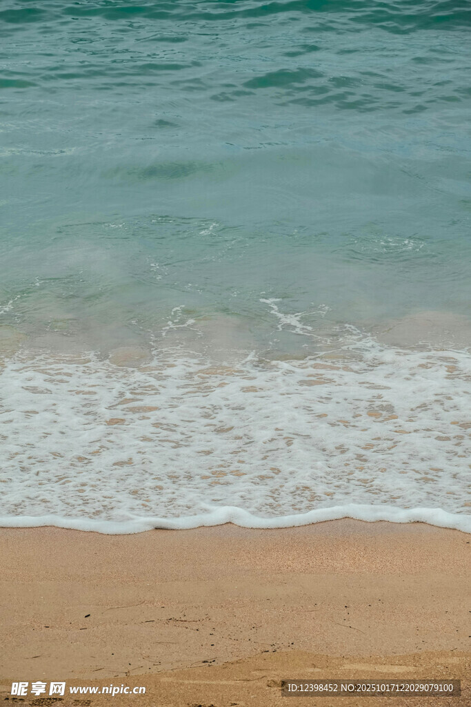 海边沙滩海浪迷人景象