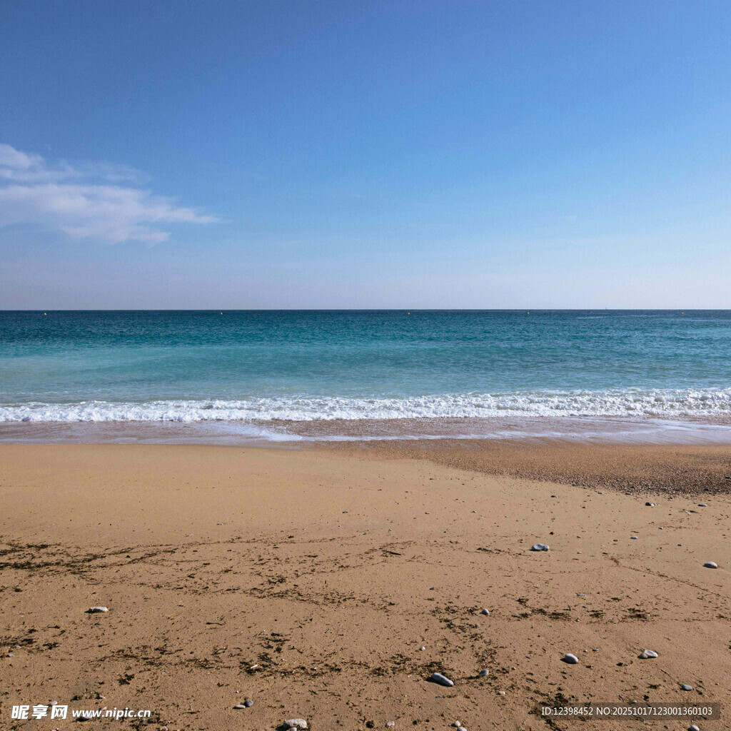 美丽沙滩与蔚蓝大海