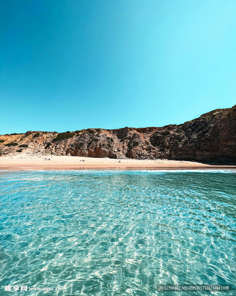 清澈海边美景