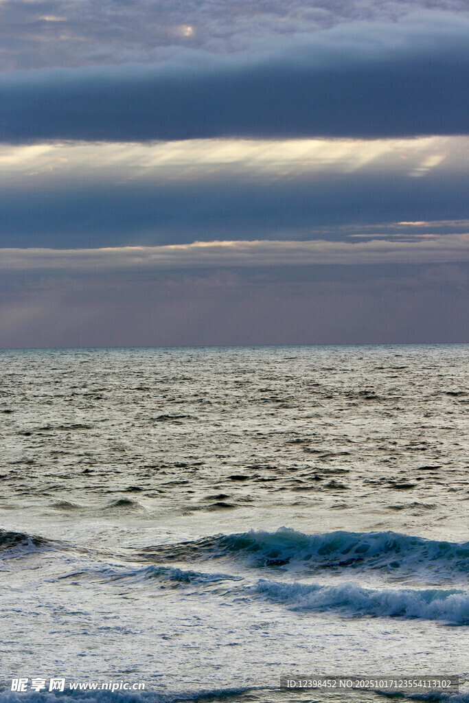 海边壮阔景象