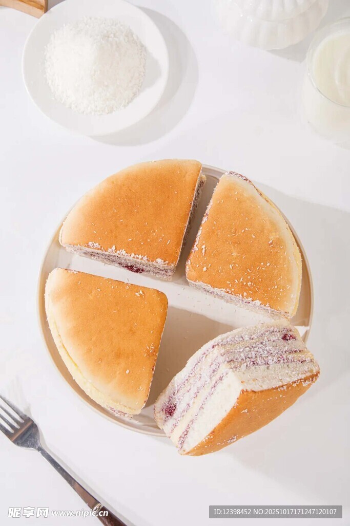 美味夹心蛋糕待品尝