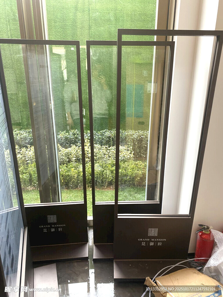 玻璃展架