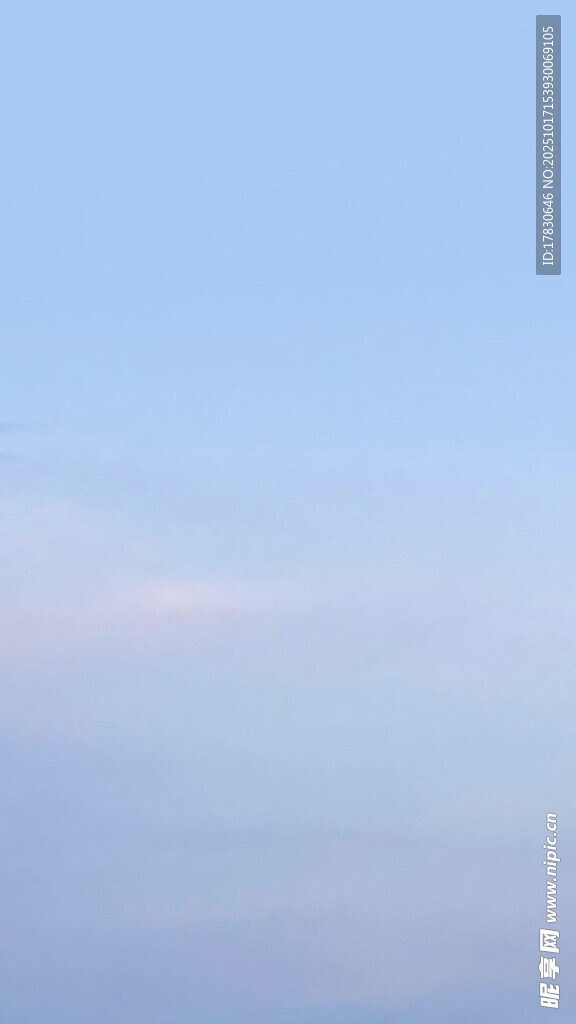 晴朗蓝天轻柔云彩