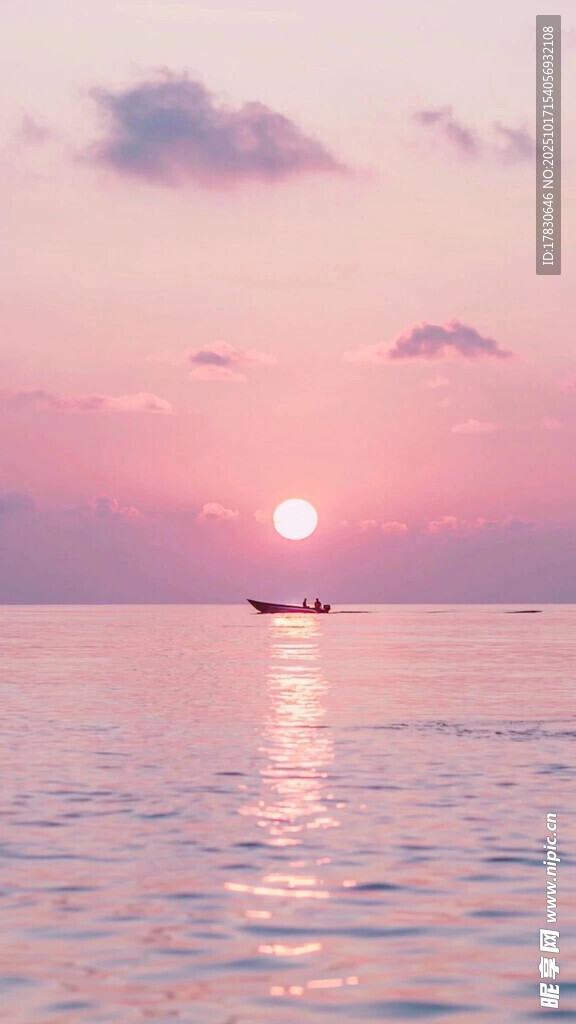 海上日落小船美景