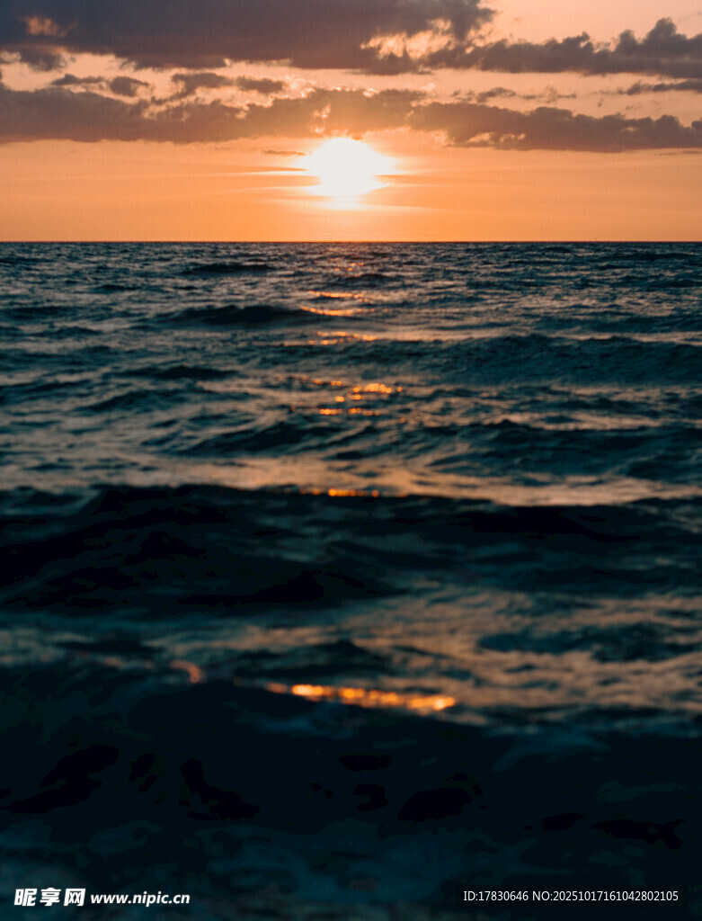 海上日落美景