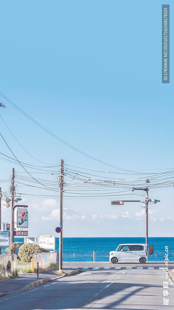 海边街道的清新景致