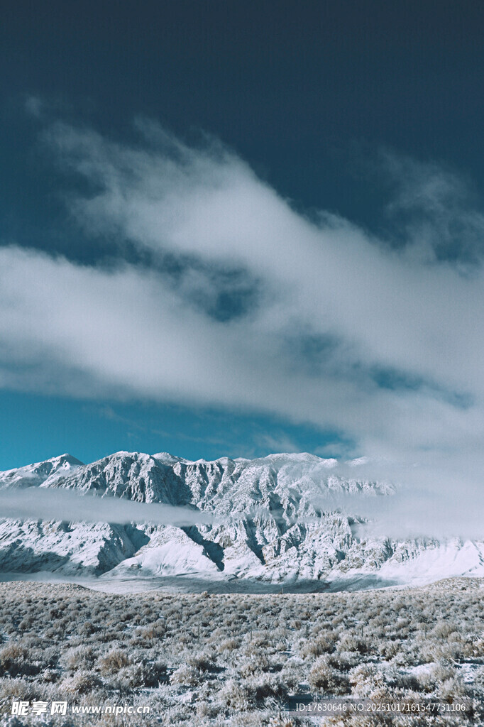雪山旷野壮丽自然景观